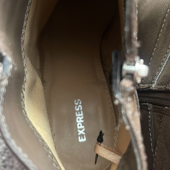 Express Booties - Picture 4 of 5